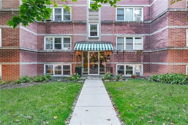 Additional image 4 of 227 MACNAB St Unit 14