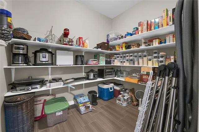 Additional image 11 of 152 POPLAR St