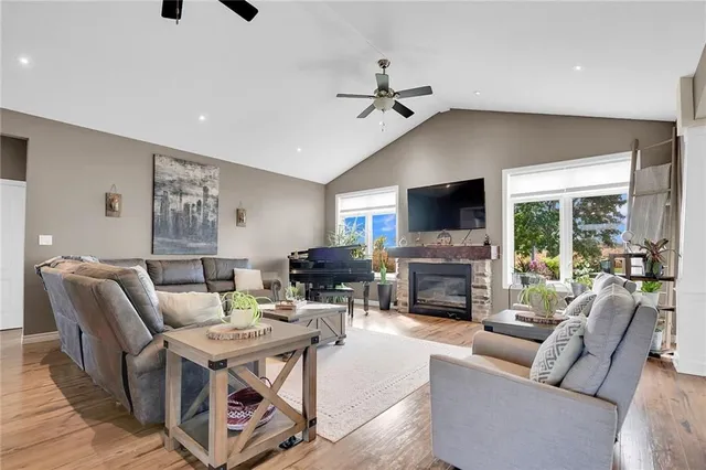 Additional image 13 of 152 POPLAR St