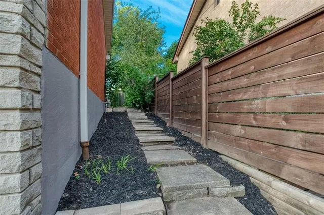 Additional image 32 of 66 PURVIS Dr