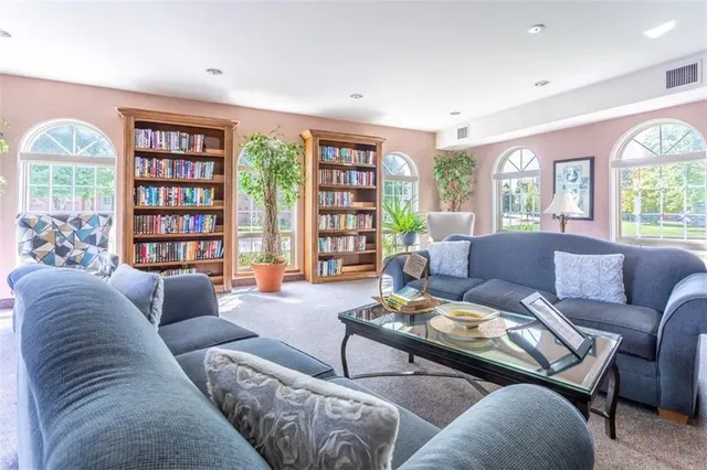 Additional image 35 of 16 TWENTYPLACE Blvd