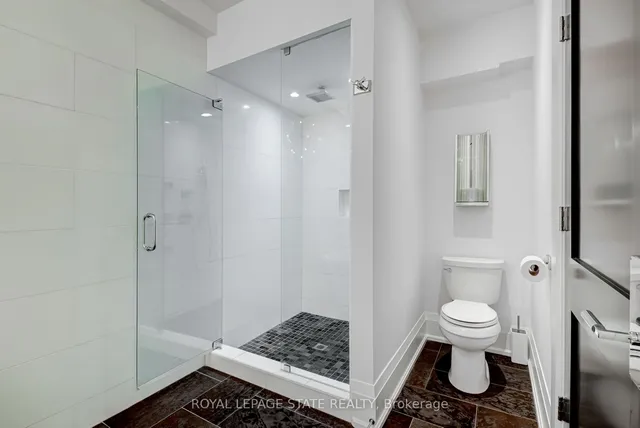 Additional image 33 of 397 King St Unit 215