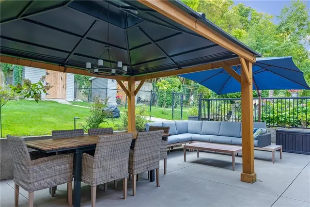 Additional image 41 of 64 HILDEGARD Dr