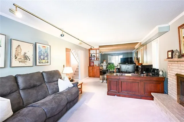 Additional image 29 of 38 LAKEGATE Dr