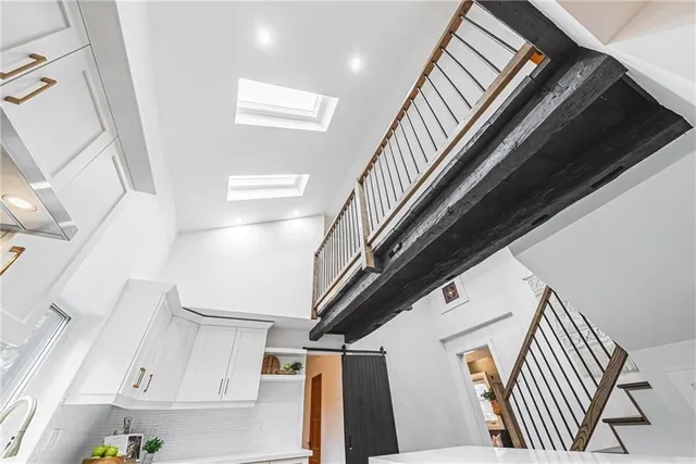 Additional image 11 of 116 LYNDEN Rd