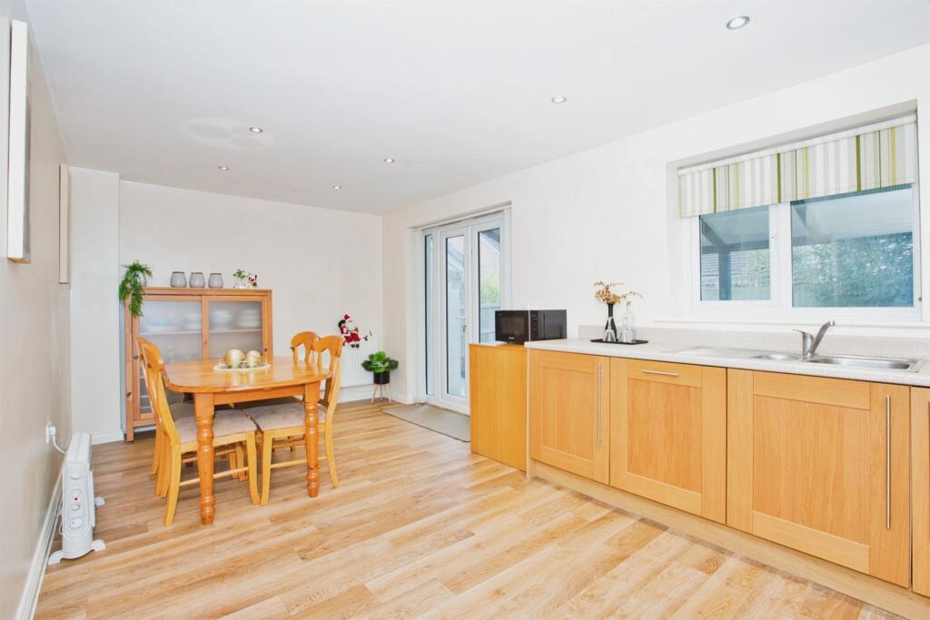 Additional image 5 of Harbin Close, Yeovil