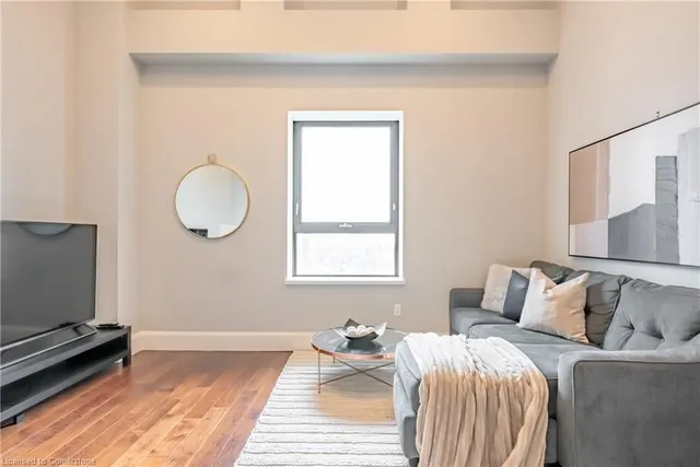 Additional image 12 of 112 King St Unit LPH01