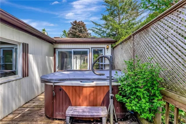 Additional image 40 of 126 Maple Cres