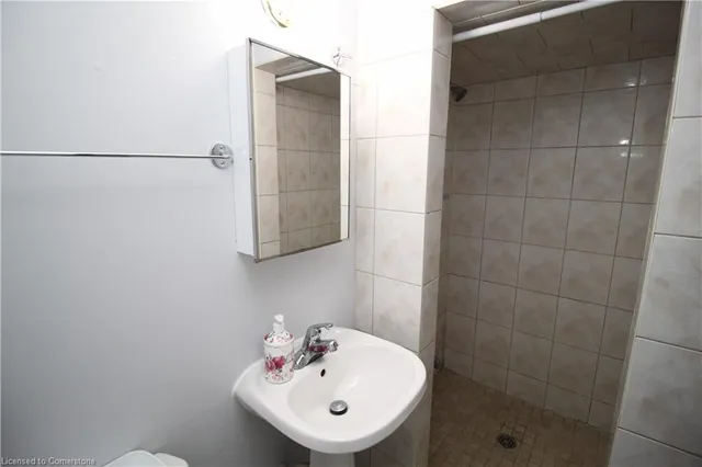 Additional image 27 of 19 Delena Ave