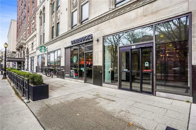 Additional image 3 of 112 King St Unit 1111