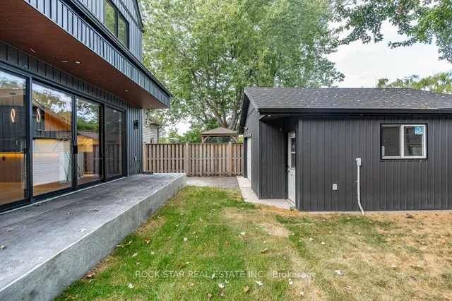 Additional image 32 of 21 Clare Ave