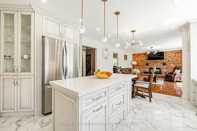 Additional image 8 of 6 Iris Crt