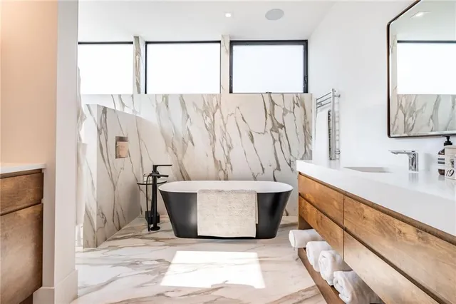 Additional image 23 of 97 OVERDALE Ave