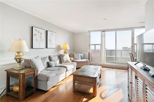 Additional image 6 of 1966 MAIN STREET Unit 1508