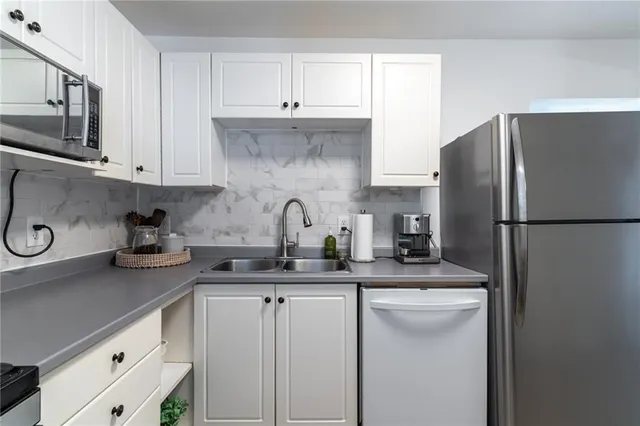 Additional image 24 of 239 EAST 22ND St