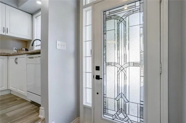 Additional image 4 of 1328 UPPER SHERMAN Ave Unit 9