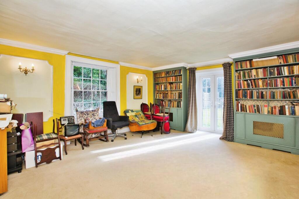 Additional image 2 of Kennel Batch, Wells