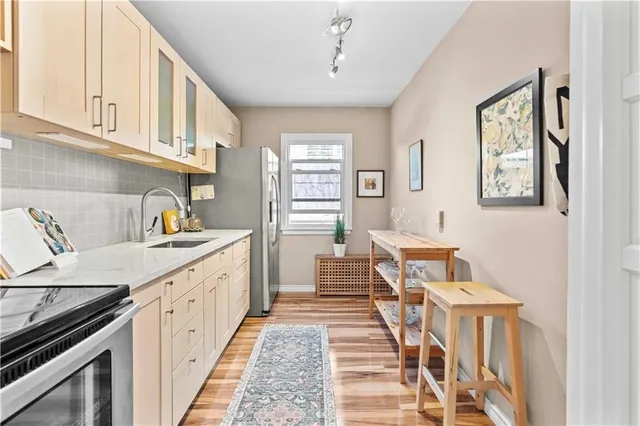 Additional image 18 of 227 MACNAB St Unit 14