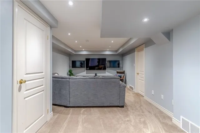 Additional image 22 of 31 TOPAZ St