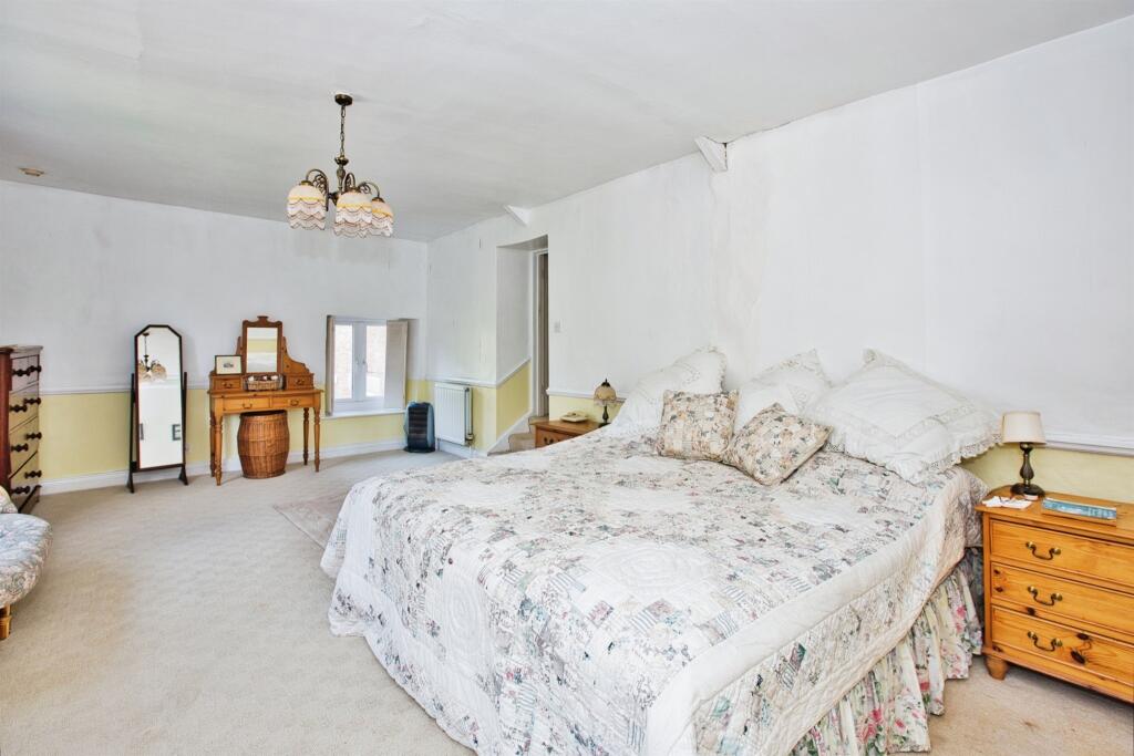 Additional image 10 of Kennel Batch, Wells