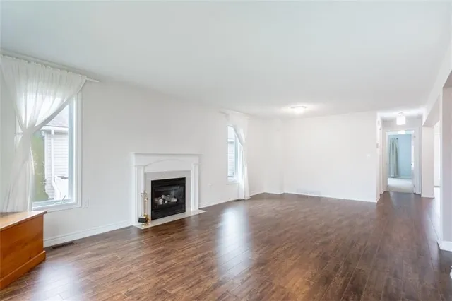 Additional image 23 of 114 GLENARIFF Dr