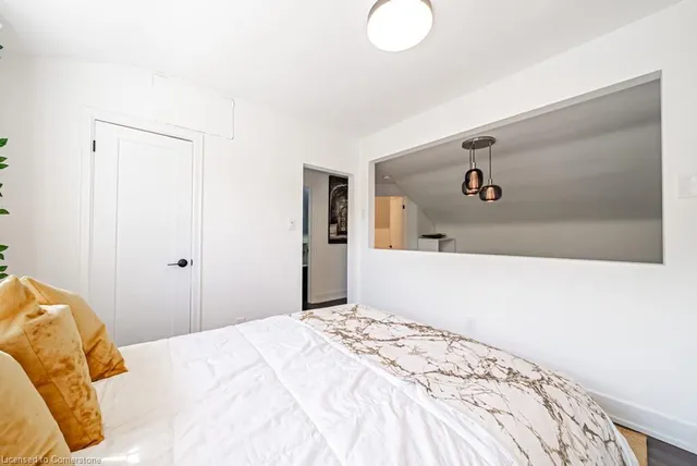 Additional image 30 of 704 Old Dundas Rd