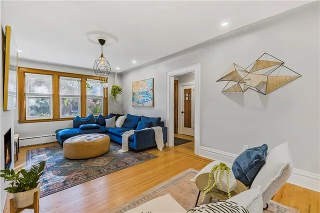 Additional image 10 of 74 HYDE PARK Ave