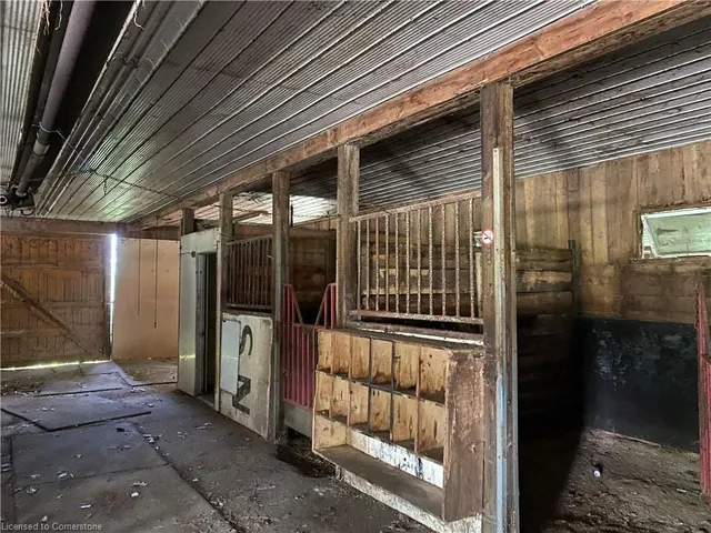 Additional image 16 of 714 Fiddlers Green Rd