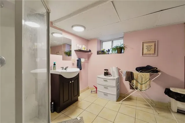 Additional image 27 of 105 WARD Ave