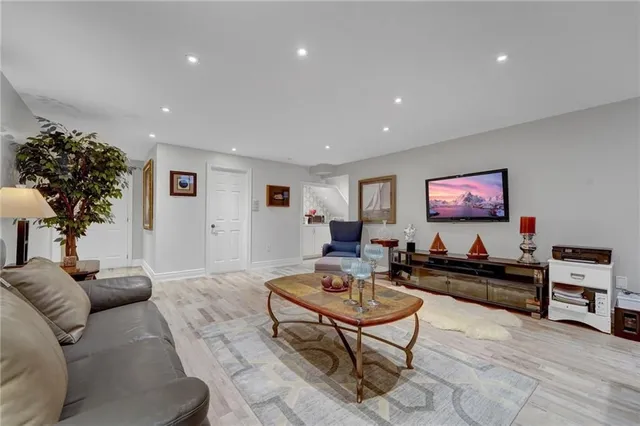 Additional image 38 of 524 CALDER St