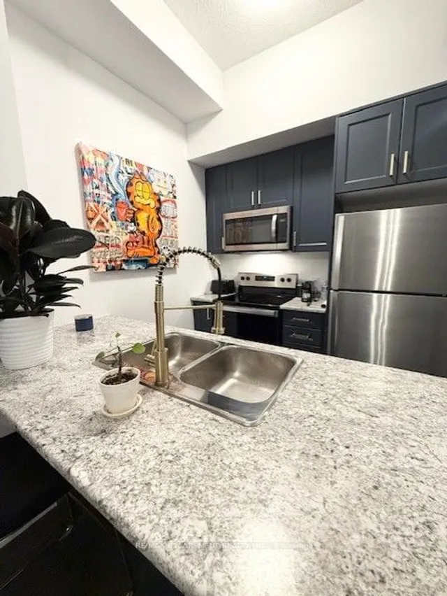 Additional image 3 of 470 DUNDAS St Unit 102