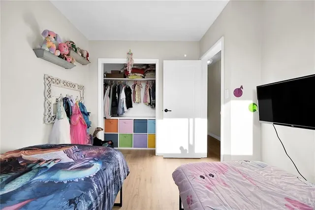 Additional image 20 of 8 LAMPTON Pl