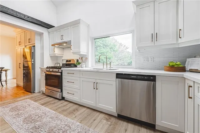 Additional image 7 of 116 LYNDEN Rd