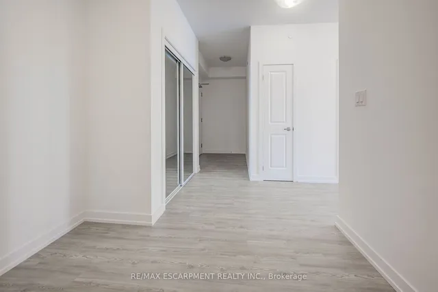 Additional image 11 of 450 Dundas St Unit 715