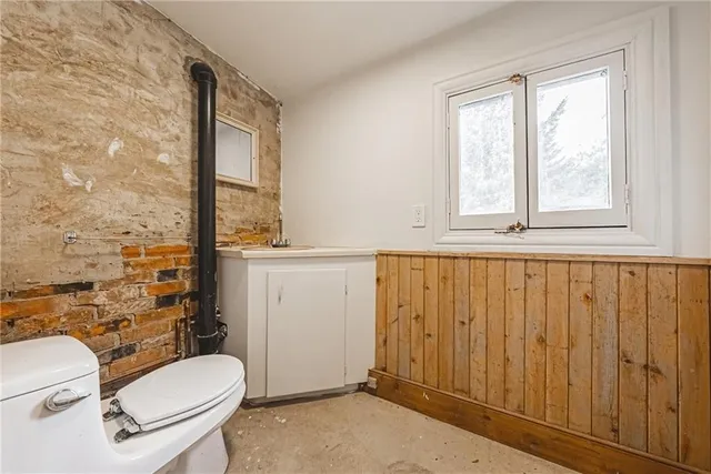 Additional image 41 of 116 LYNDEN Rd