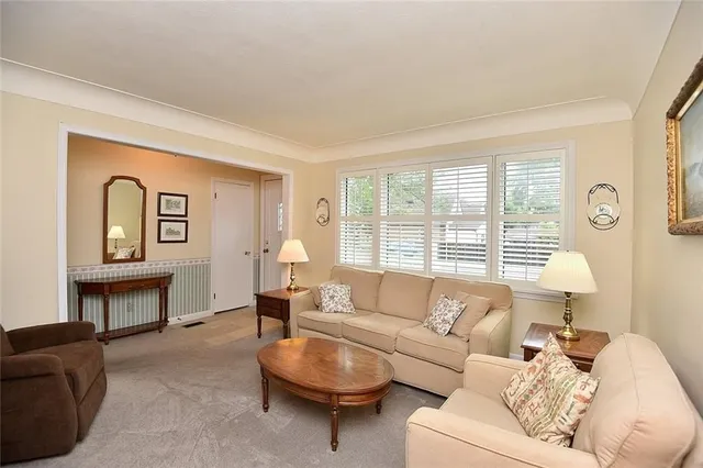 Additional image 8 of 350 FENNELL Ave