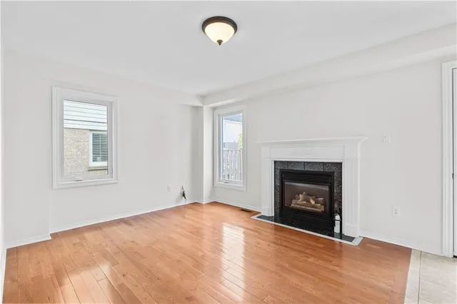 Additional image 18 of 80 STRATHROY Cres