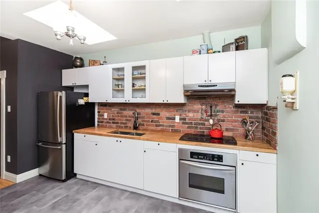 Additional image 16 of 205 WENTWORTH St