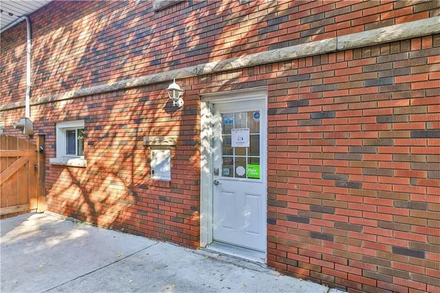 Additional image 42 of 162 DELAWARE Ave