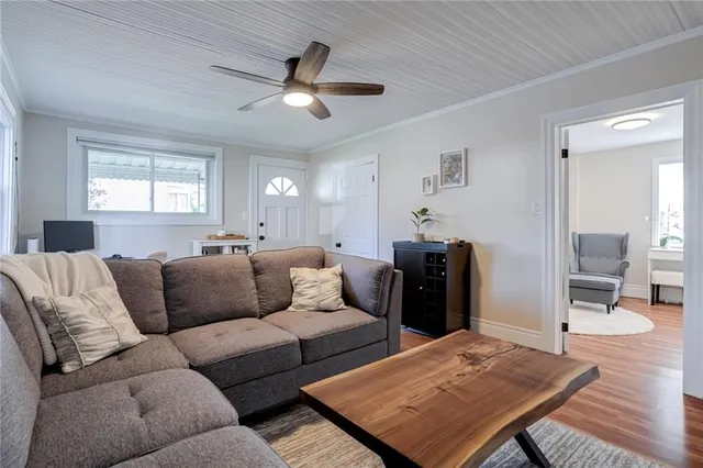 Additional image 11 of 2 JAMES St