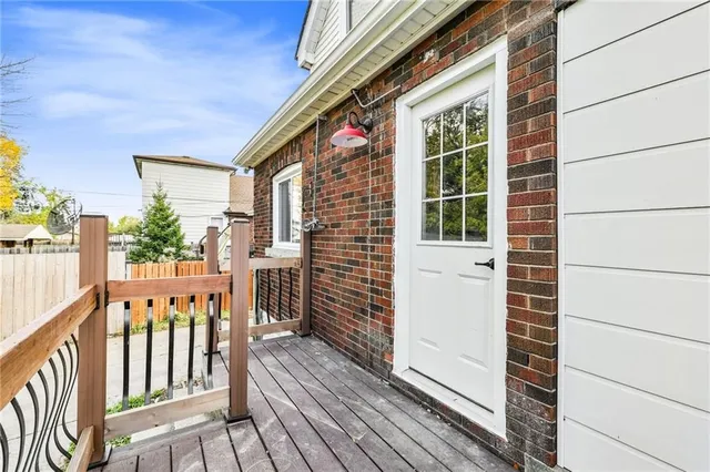 Additional image 32 of 149 WEIR St