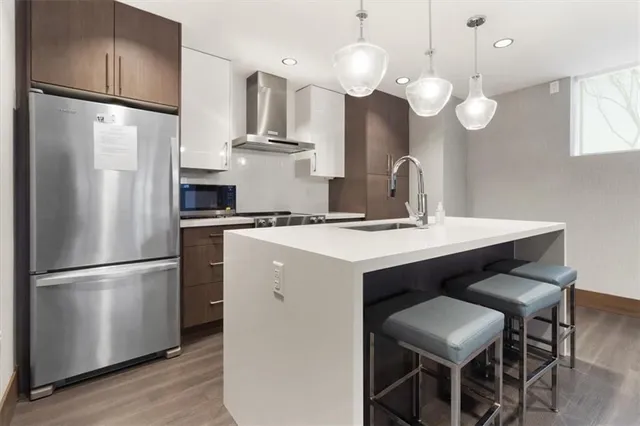 Additional image 25 of 16 MARKLE Cres Unit 202