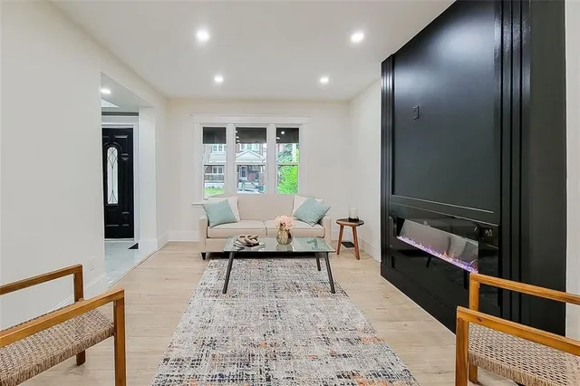 Additional image 5 of 49 CARRICK Ave