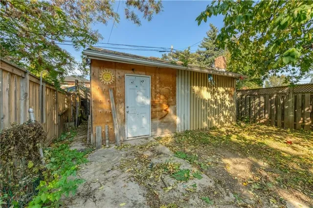 Additional image 31 of 103 EMERALD St