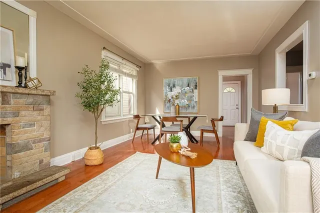 Additional image 7 of 209 WEIR St