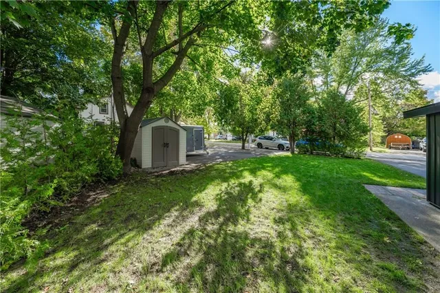 Additional image 46 of 127 FREELTON Rd