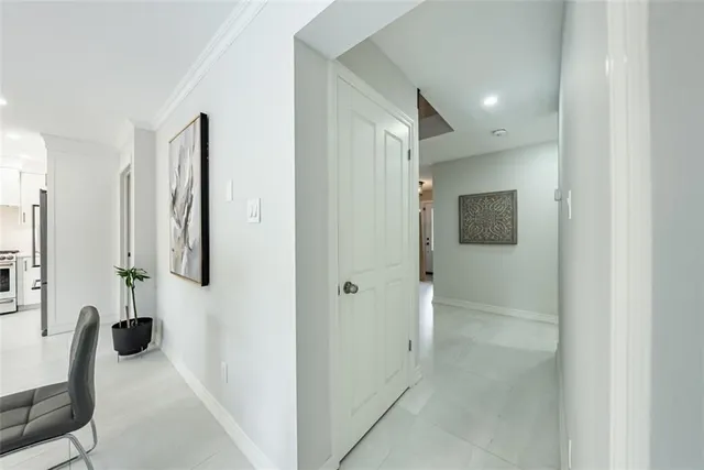 Additional image 28 of 16 BENVENUTO Cres