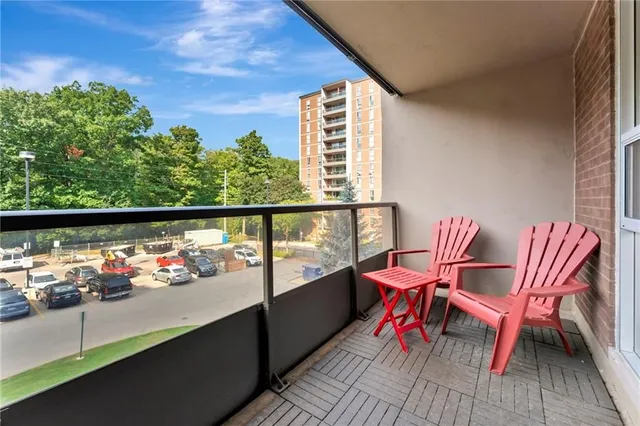 Additional image 12 of 1966 MAIN St Unit 507