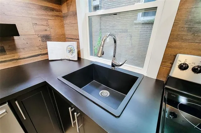 Additional image 14 of 49 CARRICK Ave