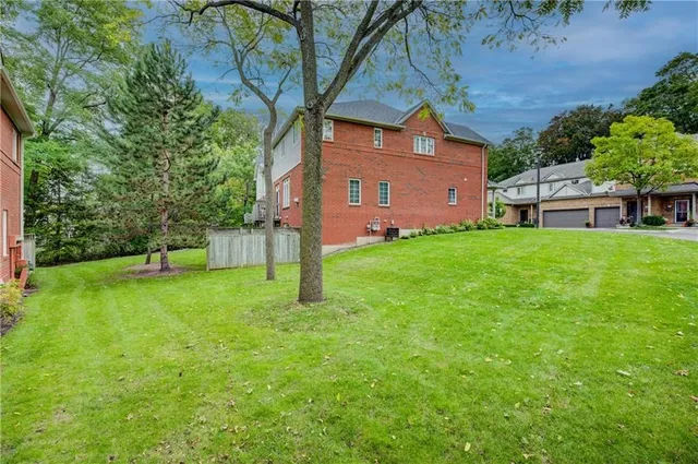 Additional image 41 of 120 BEDDOE Dr Unit 21